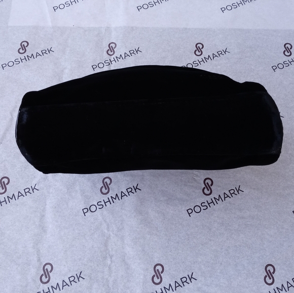 Chanel Velvet Cosmetic Bag with Double. Zippers - Picture 7 of 10